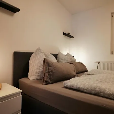 - An Fluss Und Weinberg Appartement