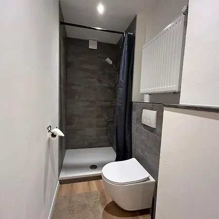 - An Fluss Und Weinberg Appartement *